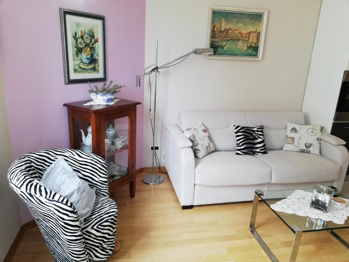Near Beach Apartment Reno With Private Parking Split Exterior foto