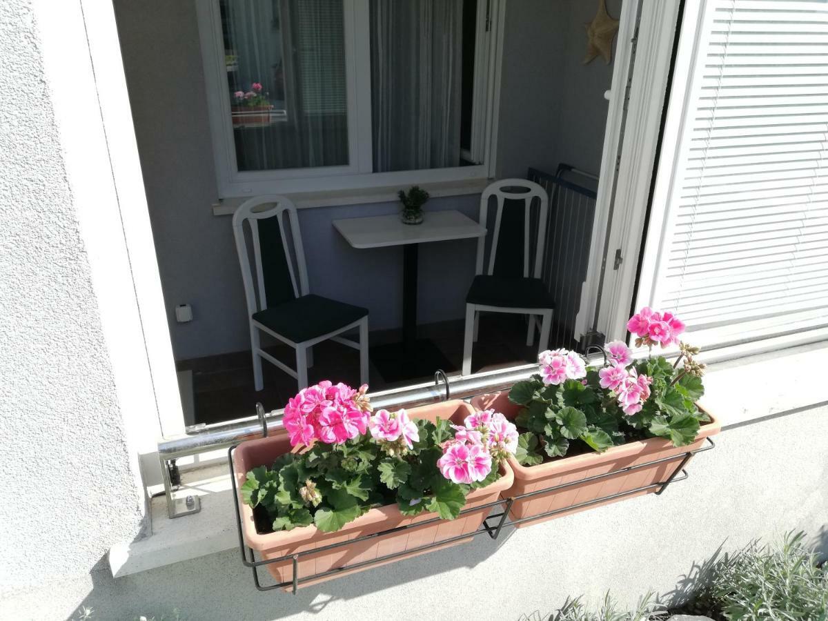 Near Beach Apartment Reno With Private Parking Split Exterior foto